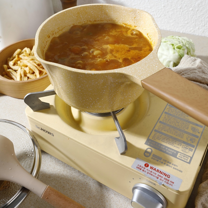 Modern Styling for Coordinated Kitchenware Collections