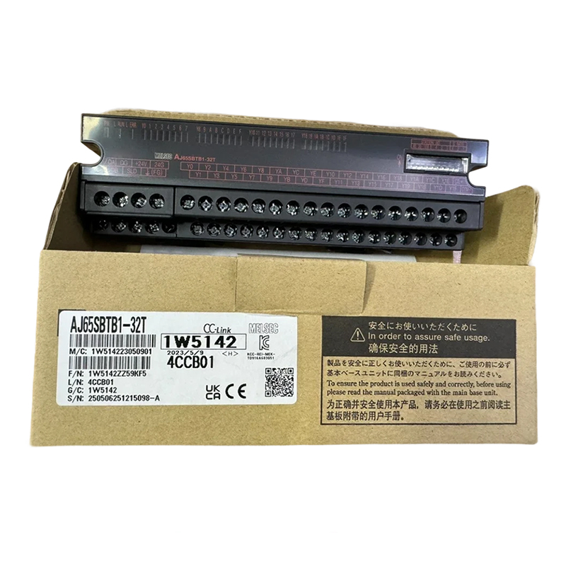 New Original AJ65SBTB1-32T  CC-Link remote output module with 32 points. Reliable signal output, used for on-off control in distributed industrial automation systems.