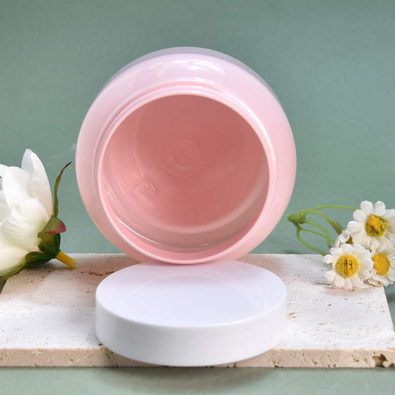 Vasi a collo largo con bordi ergonomici per il prelevamento: perfetti per i balsami detergenti solidi e le maschere in argilla