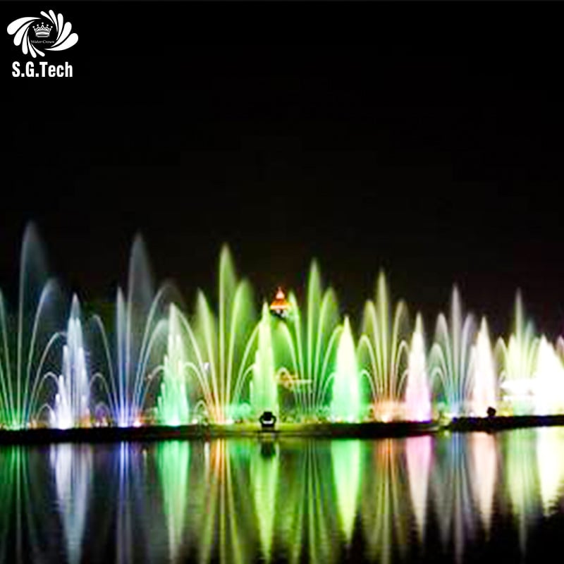 Fontana Musicale e Danzante Moderna di Grande Dimensioni Progettata Su Misura Water Crown SG-WSM con Palco Illuminato e Spettacolo Pirotecnico