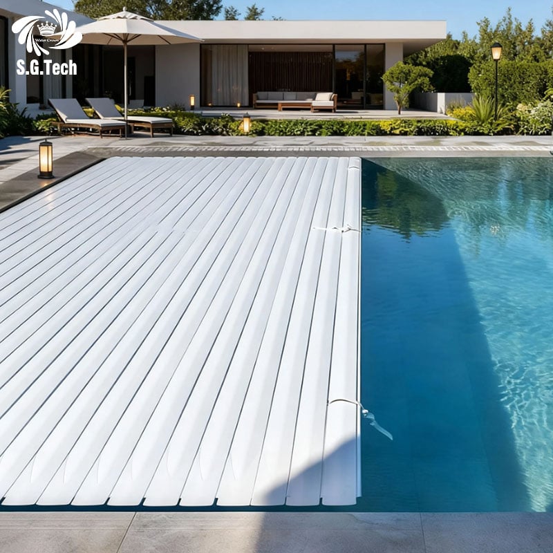 PC pool cover1(5569d0937b).jpg