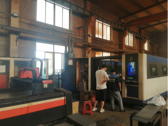 In unserem Werk: Qualitätssicherung bei jeder Autoreparatur-Ausrüstung