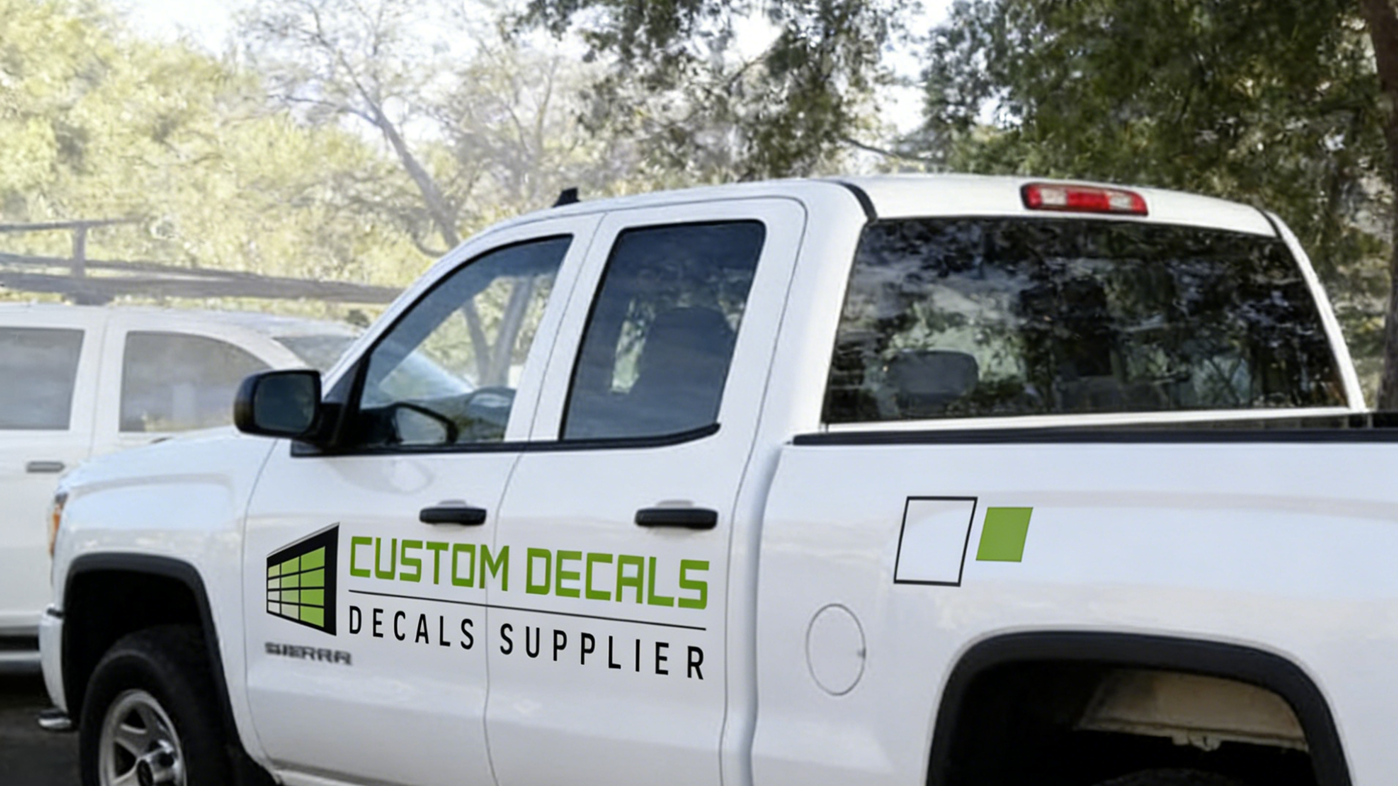 Personalized Design Support and Expert Consultation
