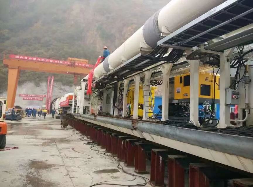 पूर्ण मुख सुरंग बोरिंग मशीन चट्टान की स्थिति में