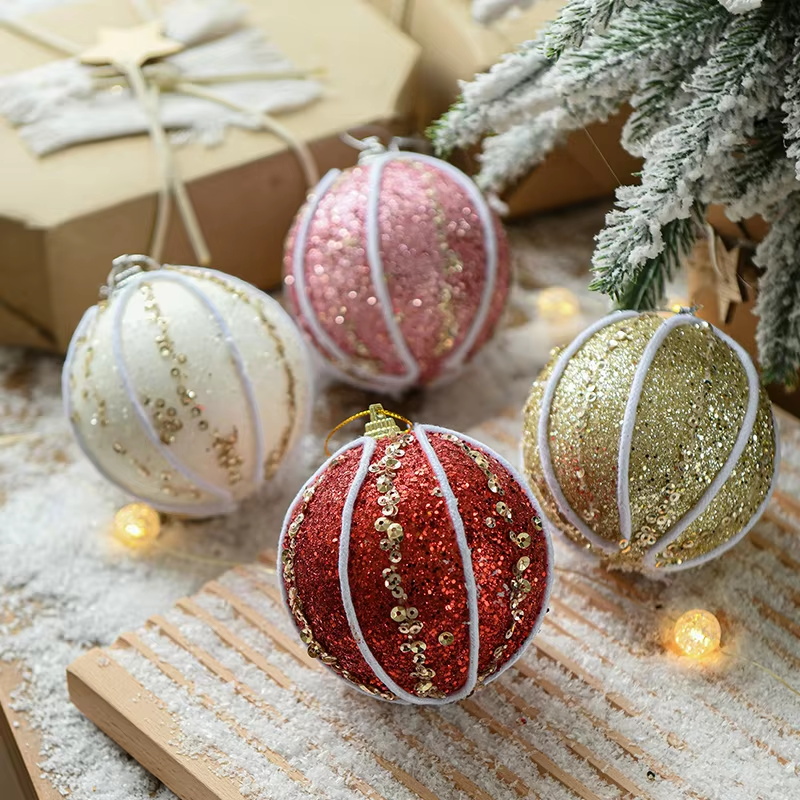 How to Choose the Perfect Christmas Ball for Your Tree?