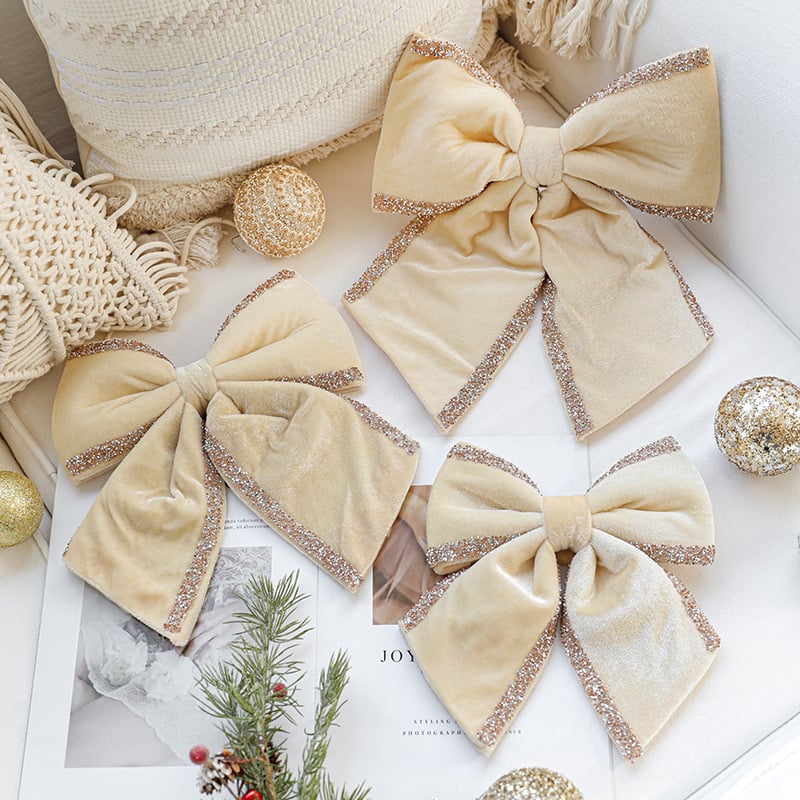 Quants adorns petits caben en un arbre de Nadal petit de 30 cm sense doblegar-los?