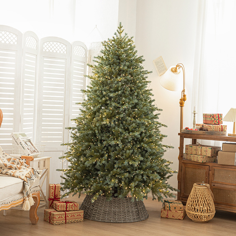 Why Should You Consider Flocked or Glitter Christmas Ribbon for a Winter Wonderland Theme?
