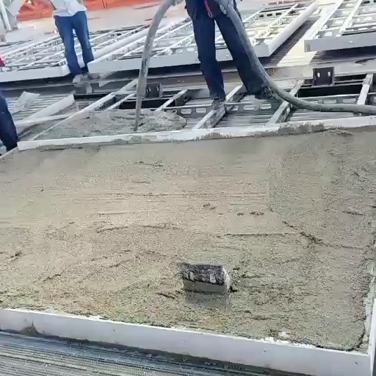 Videosekvence o práci s prefabrikovanou stěnovou panely - 2