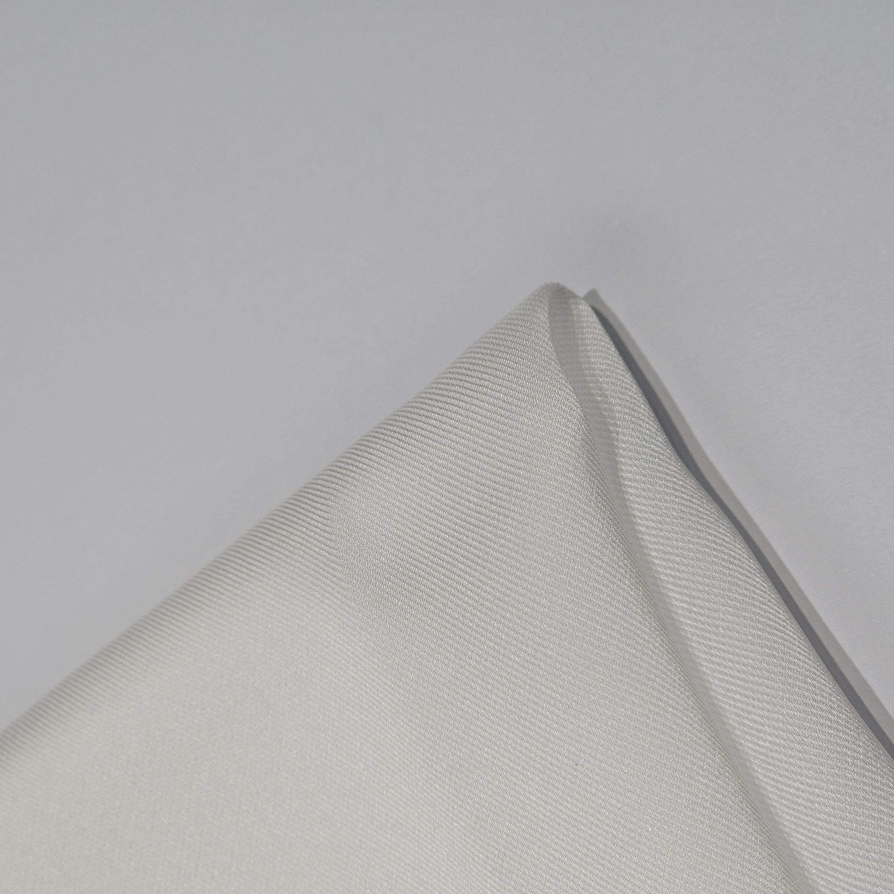 Poly Silky Twill  details