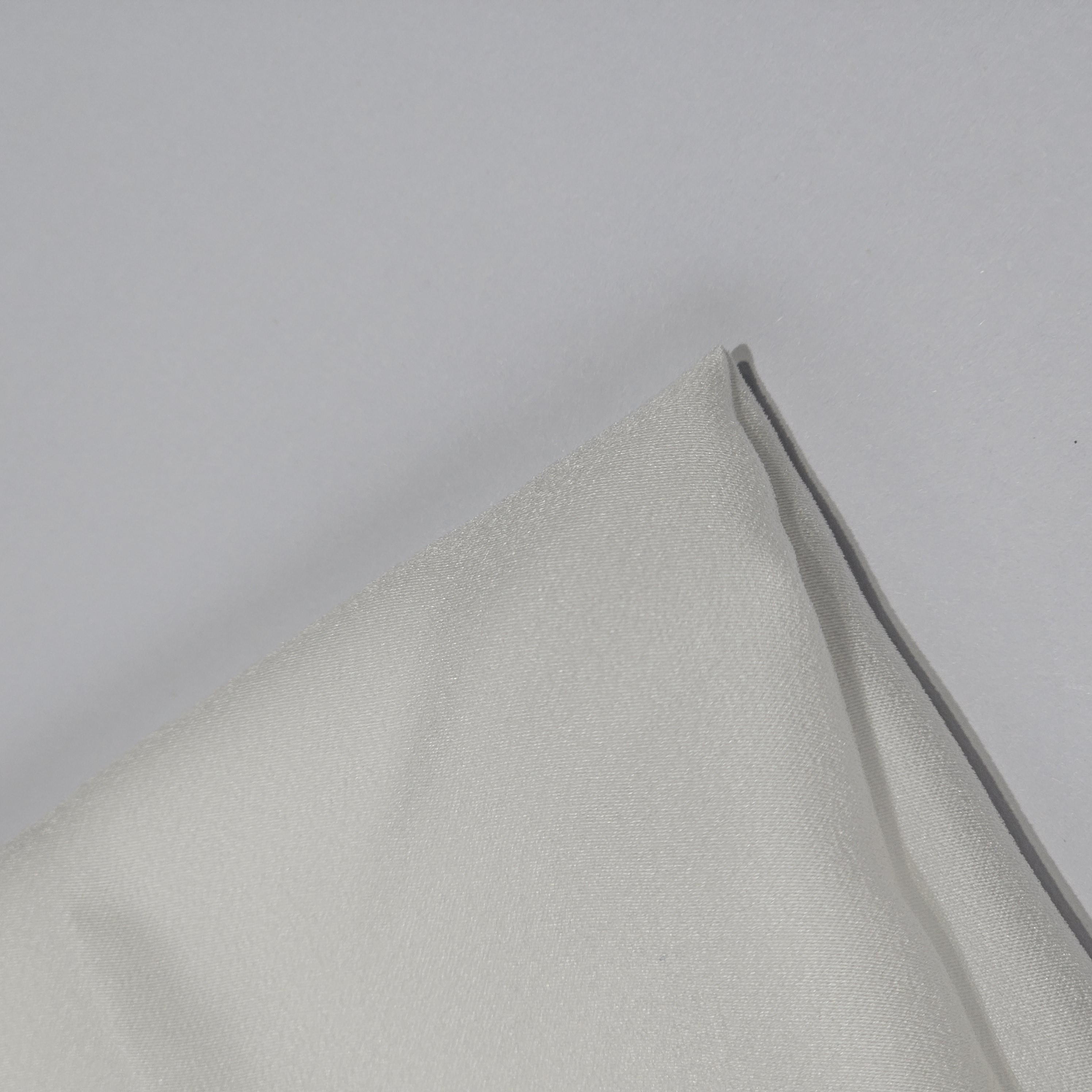 Wool Peach Silky Satin   details