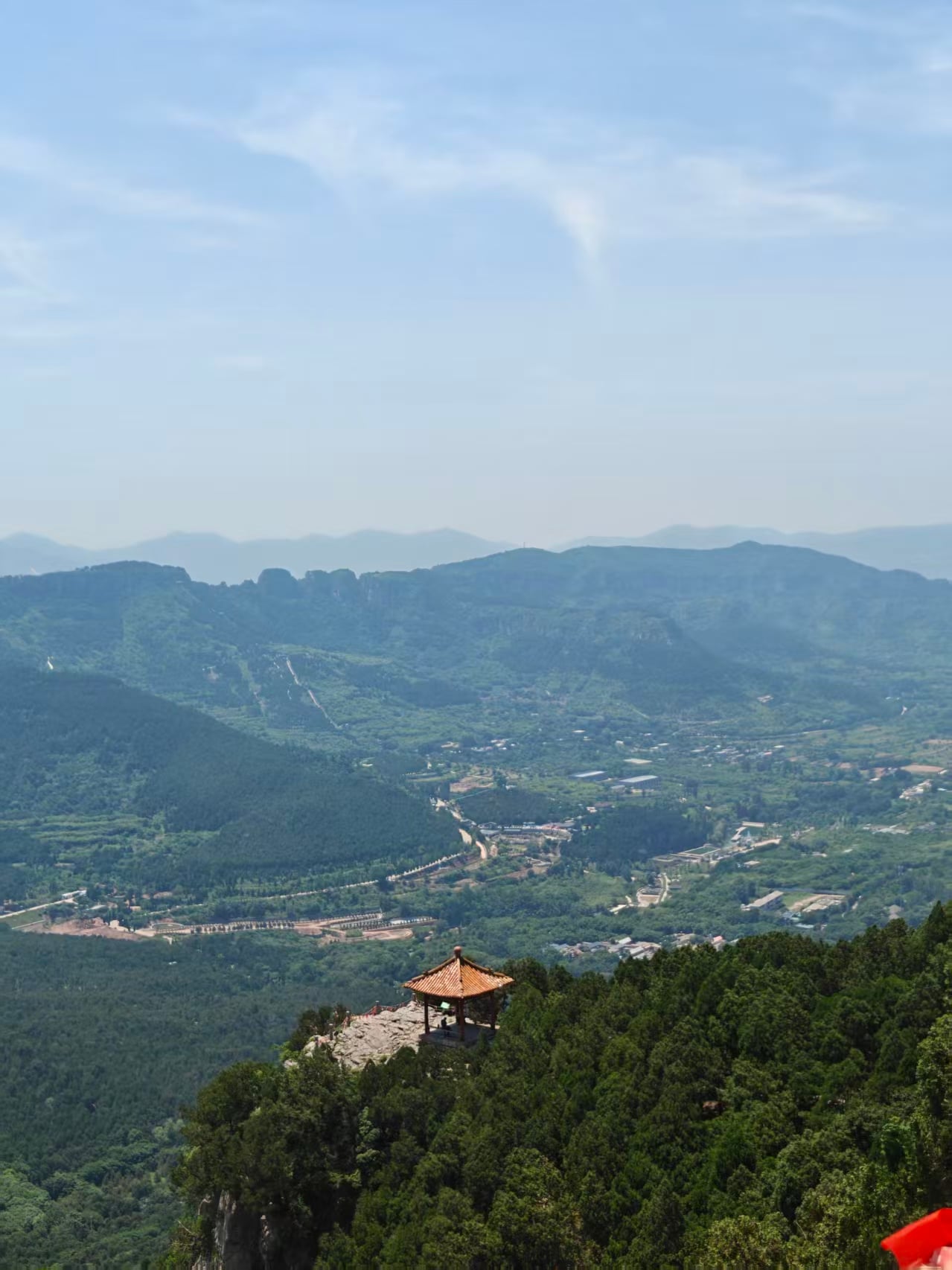 Moving Forward Together, Scaling New Heights: Shandong Yunfei CNC Tools Successfully Concludes Lingyan Mountain Team-Building Event!