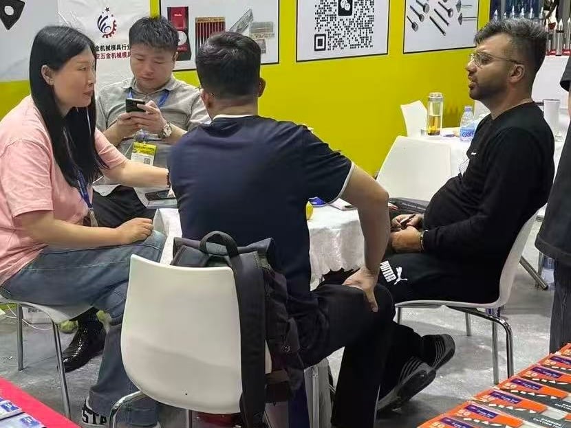 Meeting friends at Shenzhen exhibition
