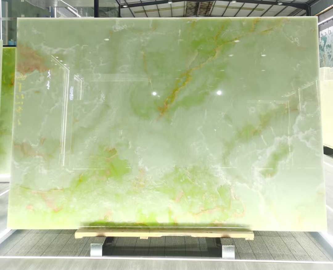 Scopri l'Eleganza del Marmo Onice Verde
