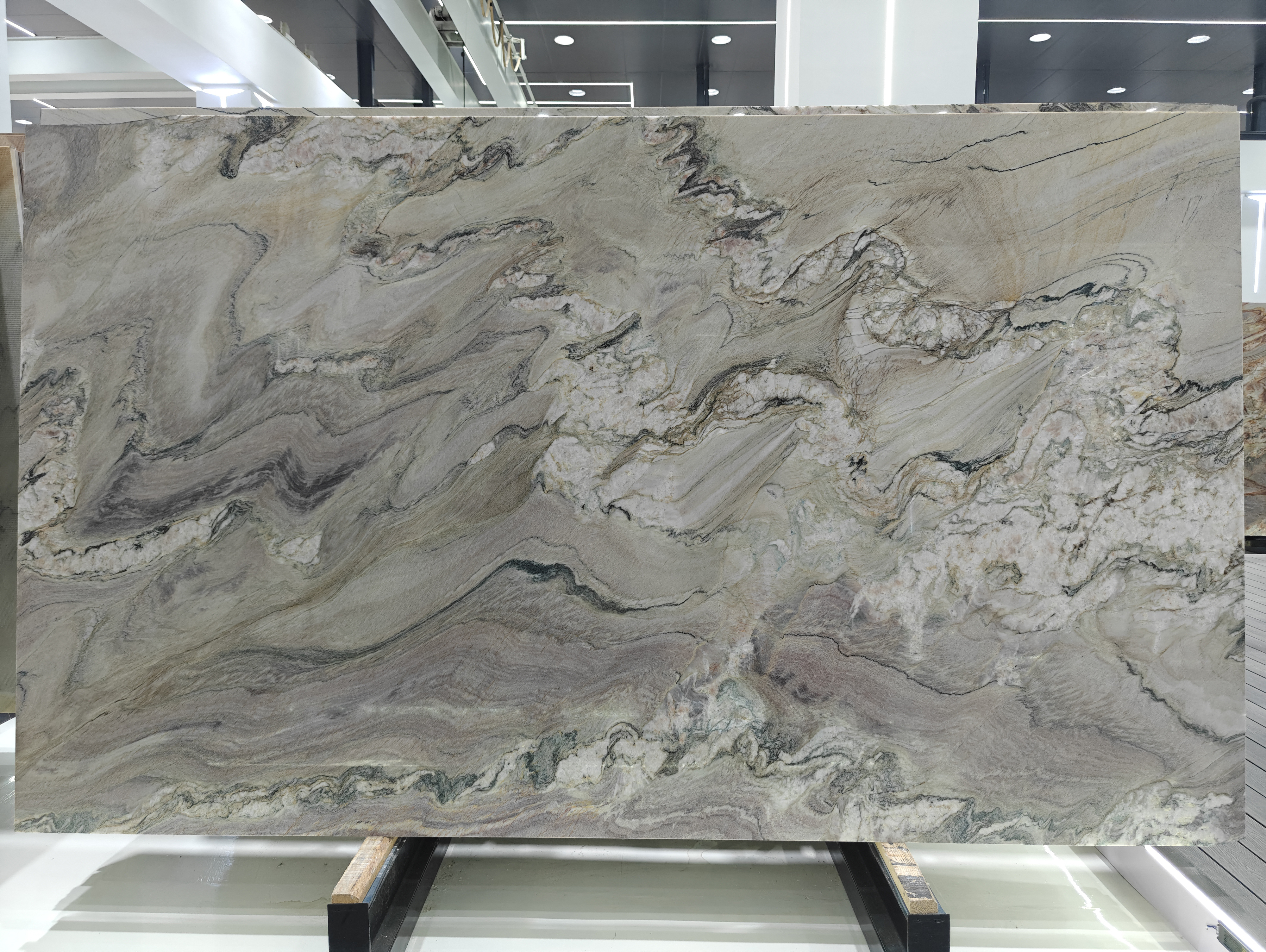 Custom Quartzite Solutions for Global Projects