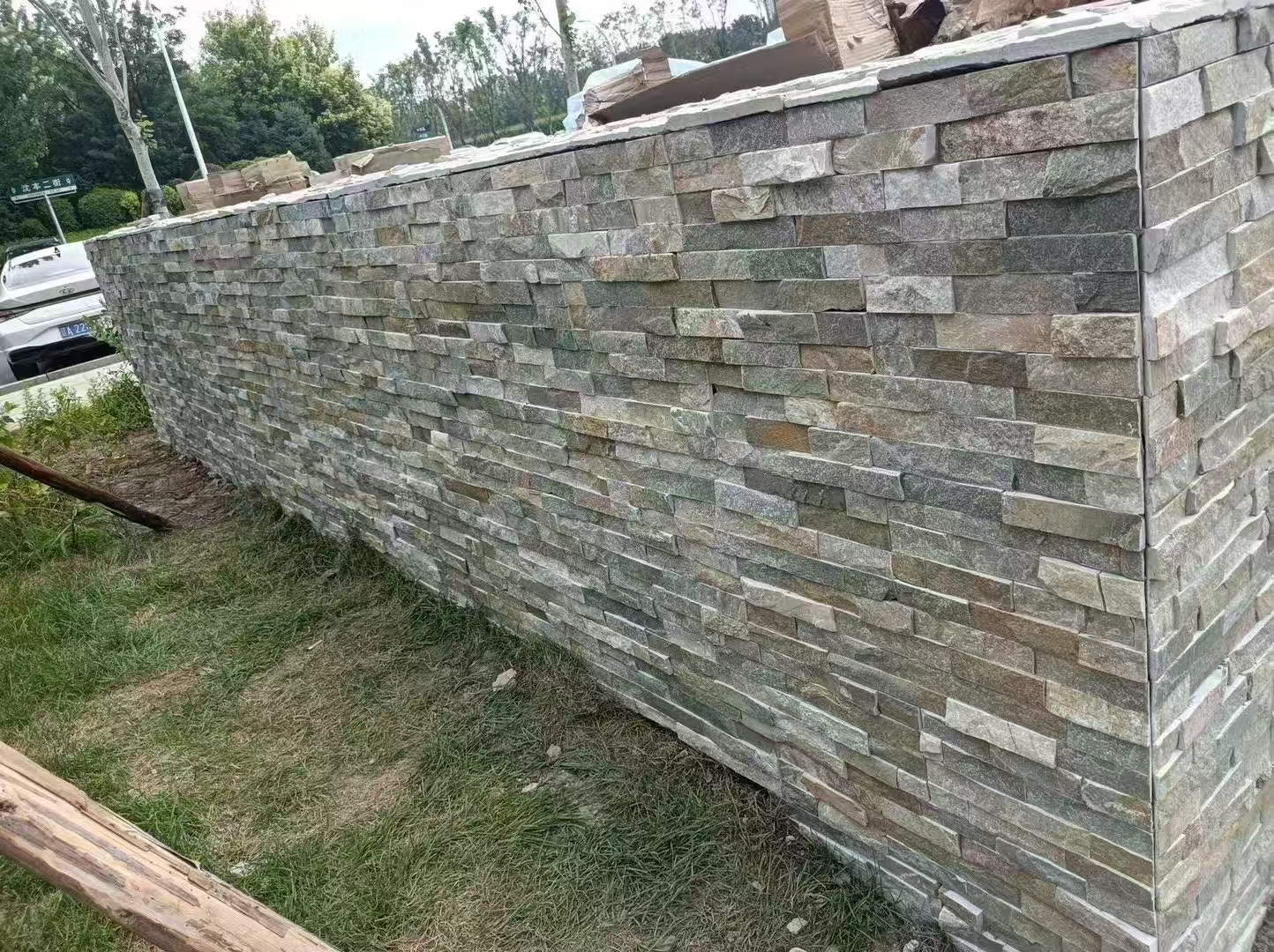 Kamenné obklady Slate Culture pro exkluzivní exteriérové stěny