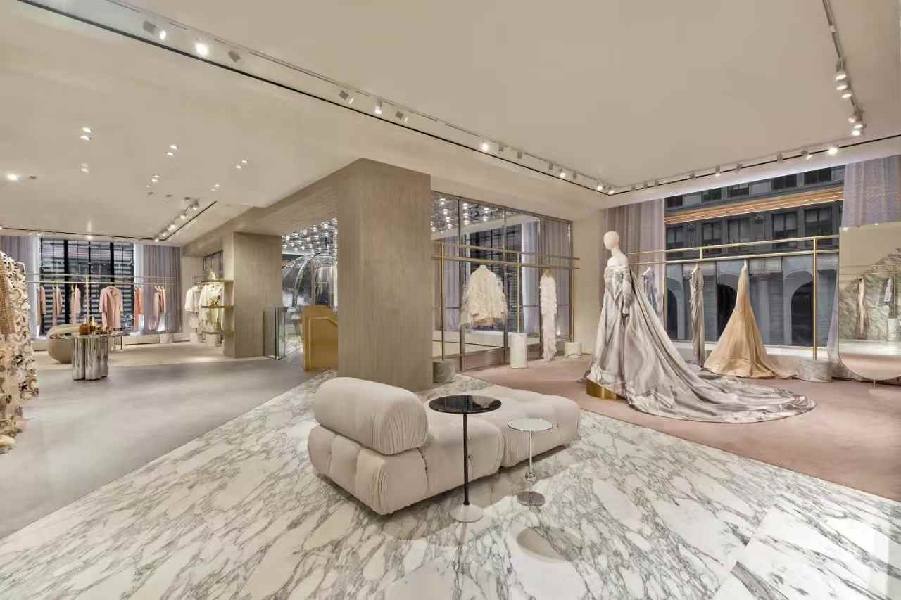 Choosing Between Natural Marble and Engineered Stone for Construction Projects