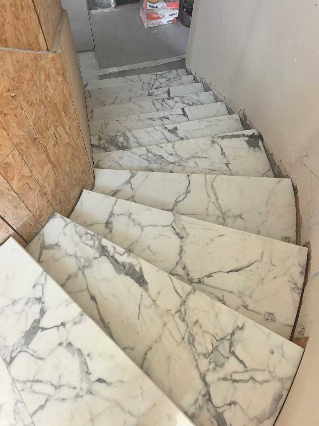 Calacatta White Marble Staircase Project (4).jpg