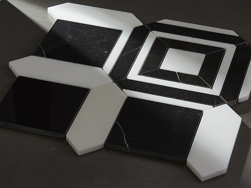 Carrelage en mosaïque en marbre Marquina noir et cristal blanc