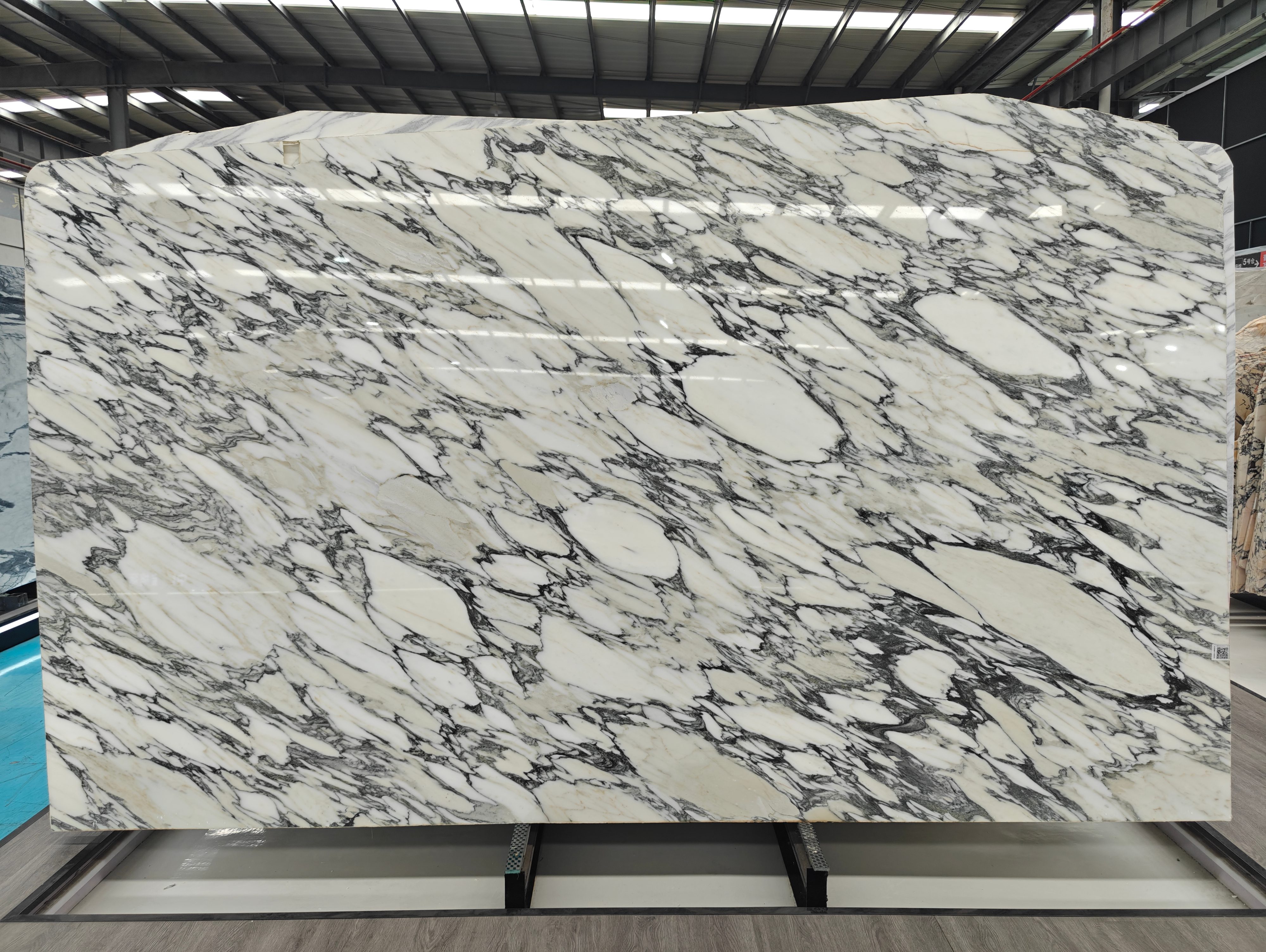 Arabescato White Marble Slabs | Premium Italian Natural Stone for ...