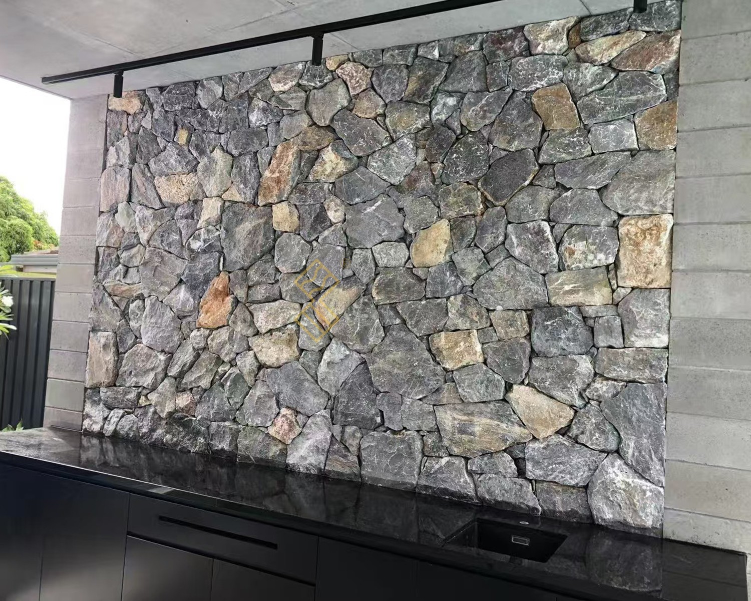 How to Install Sandstone Wall Cladding Properly?