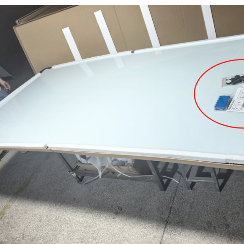 BG0002 Tempered Glass Wall Mounted Whiteboard (3).jpg
