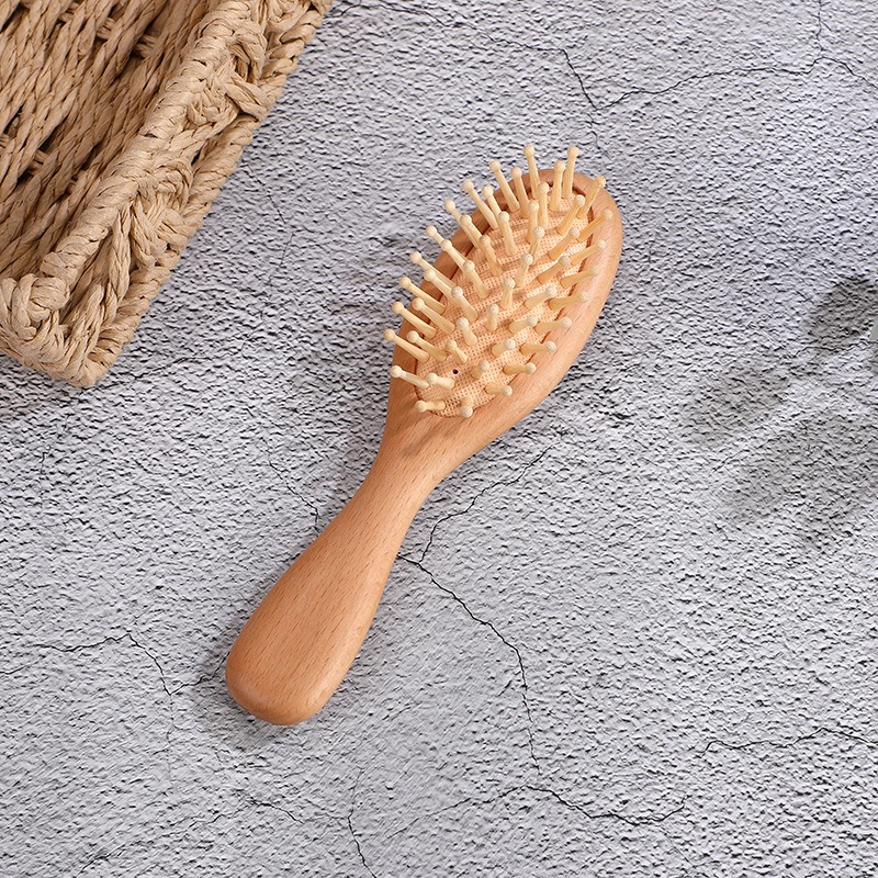 Perie de lemn premium pentru detangling blând și o scalpă sănătoasă