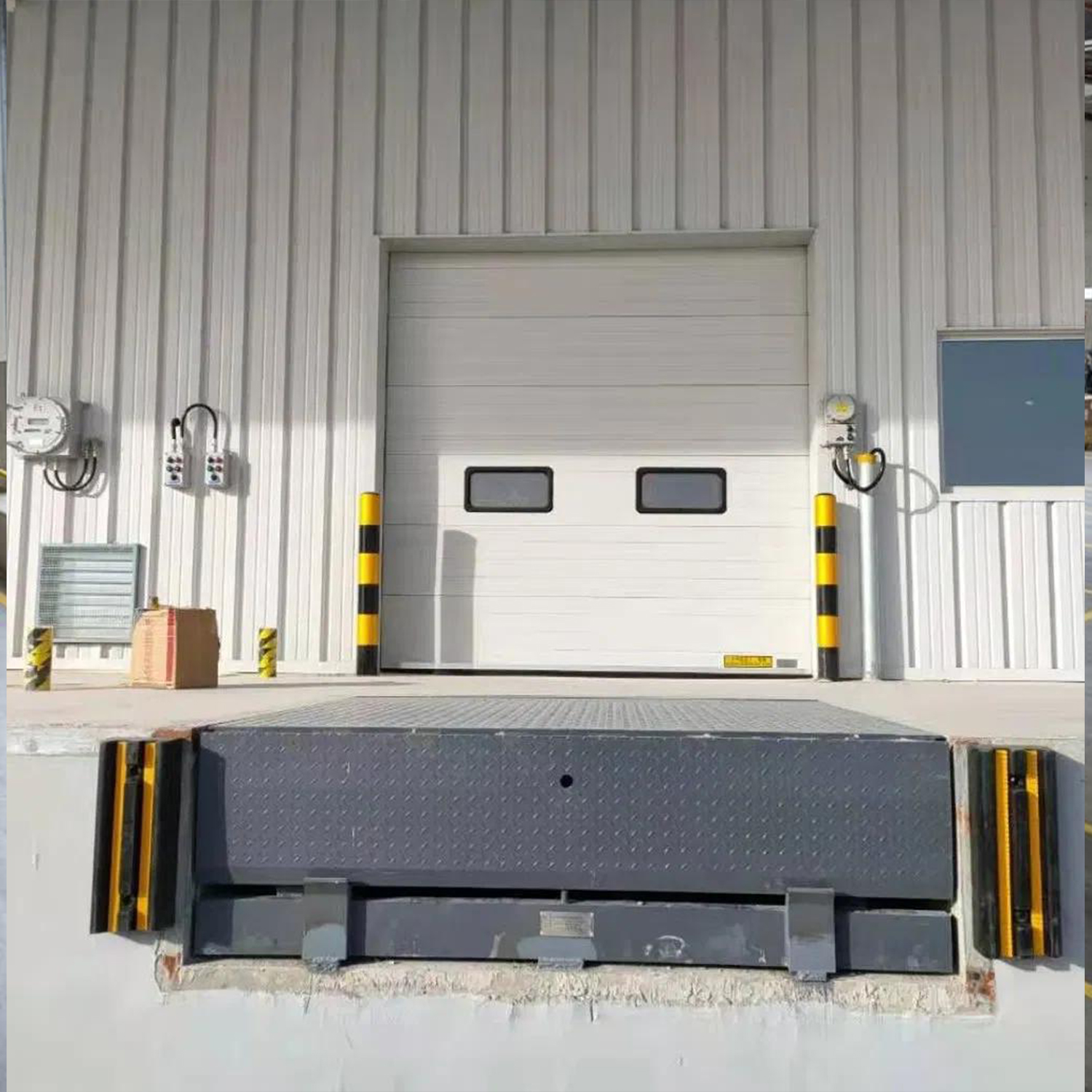 Hydraulic Loading Dock Leveler – Efficient & Safe Loading Solutions