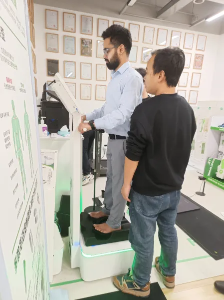 Orthopedic Prosthetics Engineer from India Visited Our Company