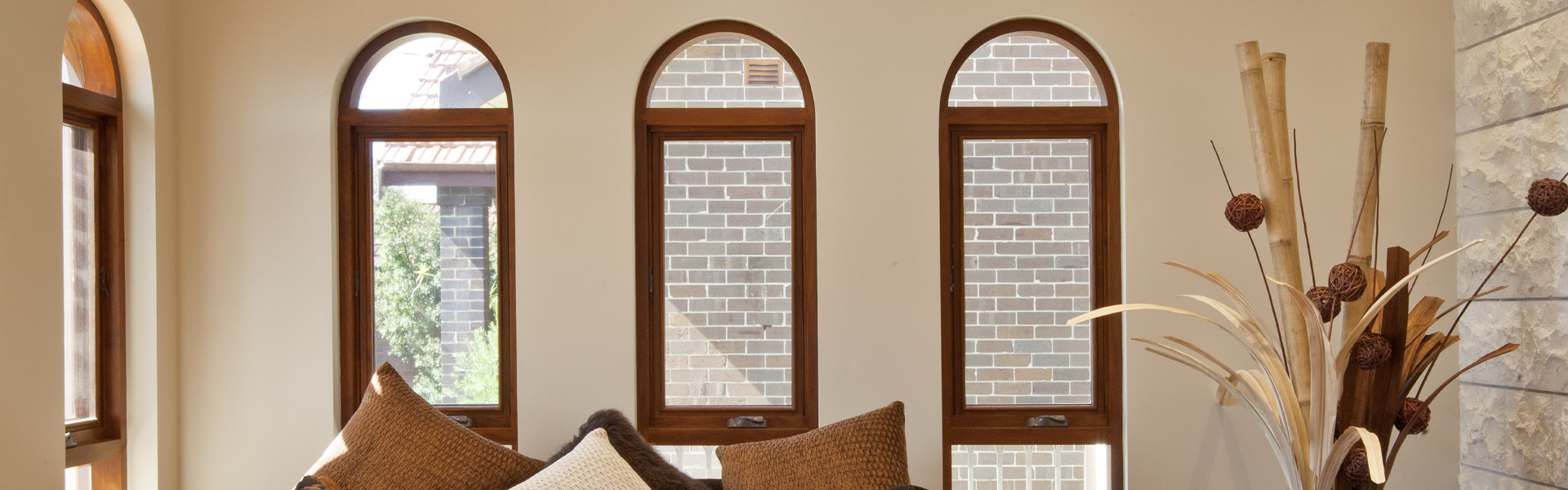 Aluminum Wood Casement Windows | professional Aluminum Windows manufacturer |