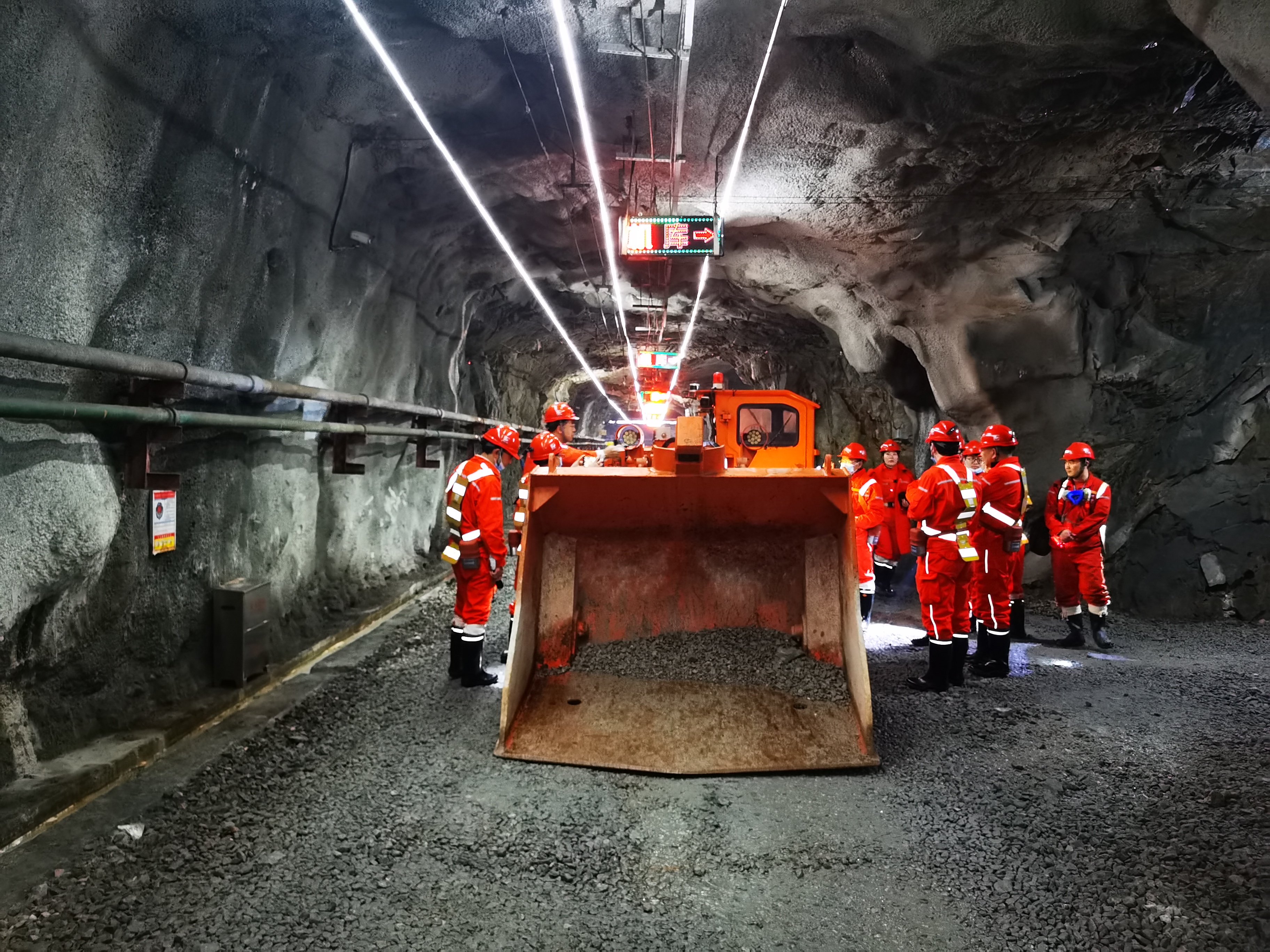 Comment la technologie des racleurs améliore la sécurité dans les opérations minières souterraines
