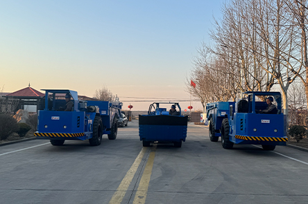 صنایع سنگین توئوکسینگ کامیون معدنی زیرزمینی TC-200 LHD و TU-16 را به مکزیک تحویل داد