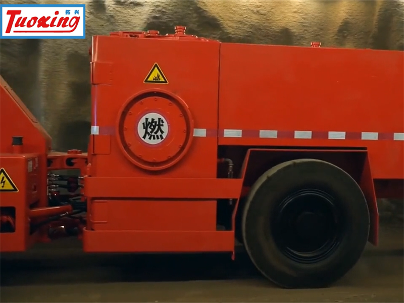 Tuoxing TFFY-5: Nízkoprofilový podzemní tanker na olej s vestavěným čerpadlem