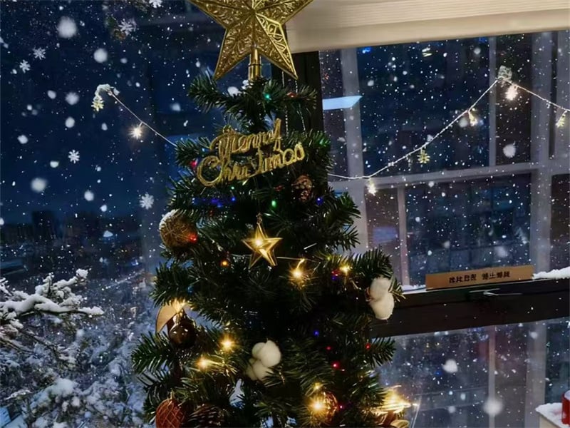 Festive Cheers and Global Gratitude: Qingzhou Hongtu Embraces the Christmas Spirit in the Heart of the Office