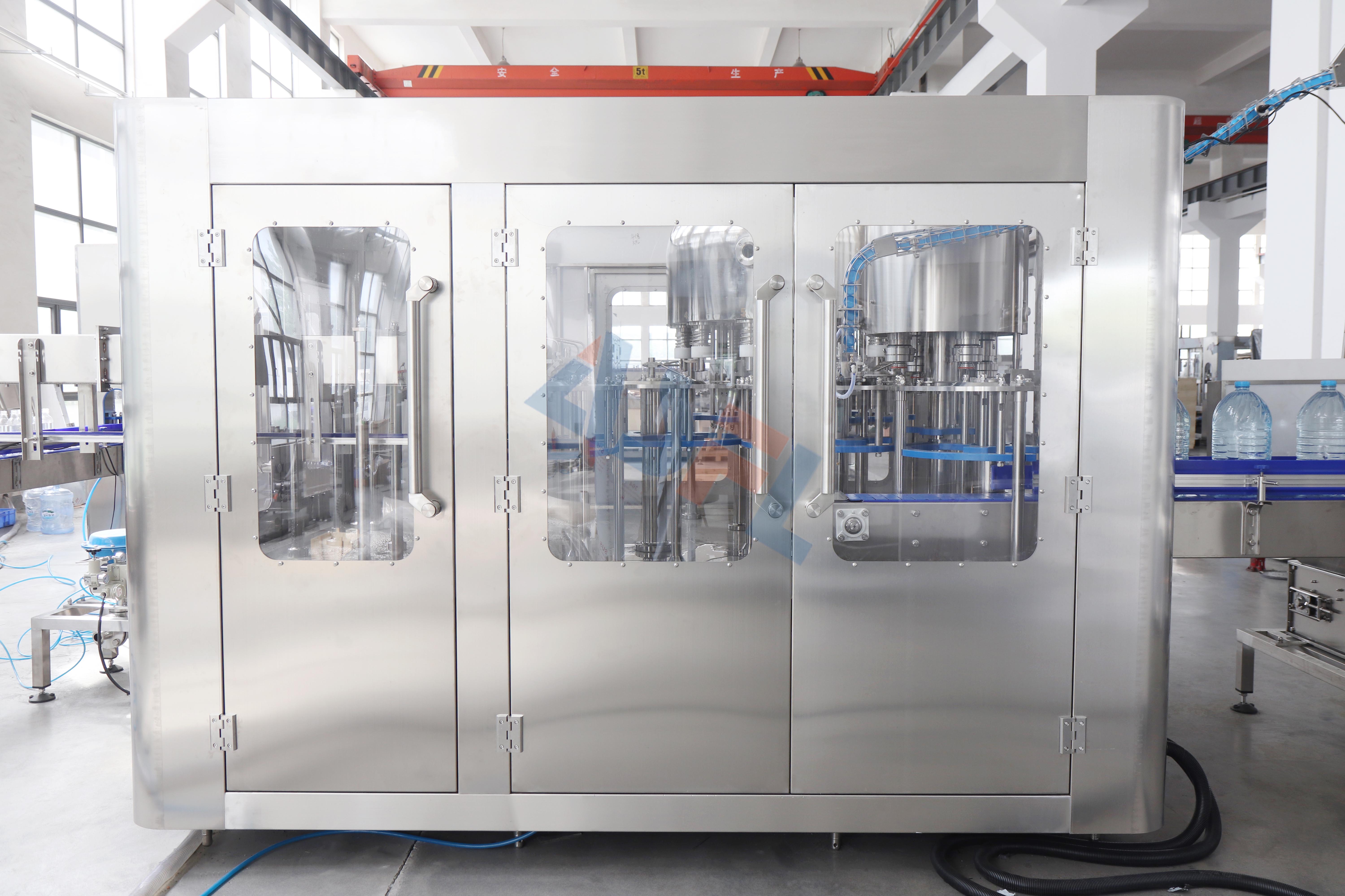 What Are the Key Features of an Efficient Oil Filling Machine?