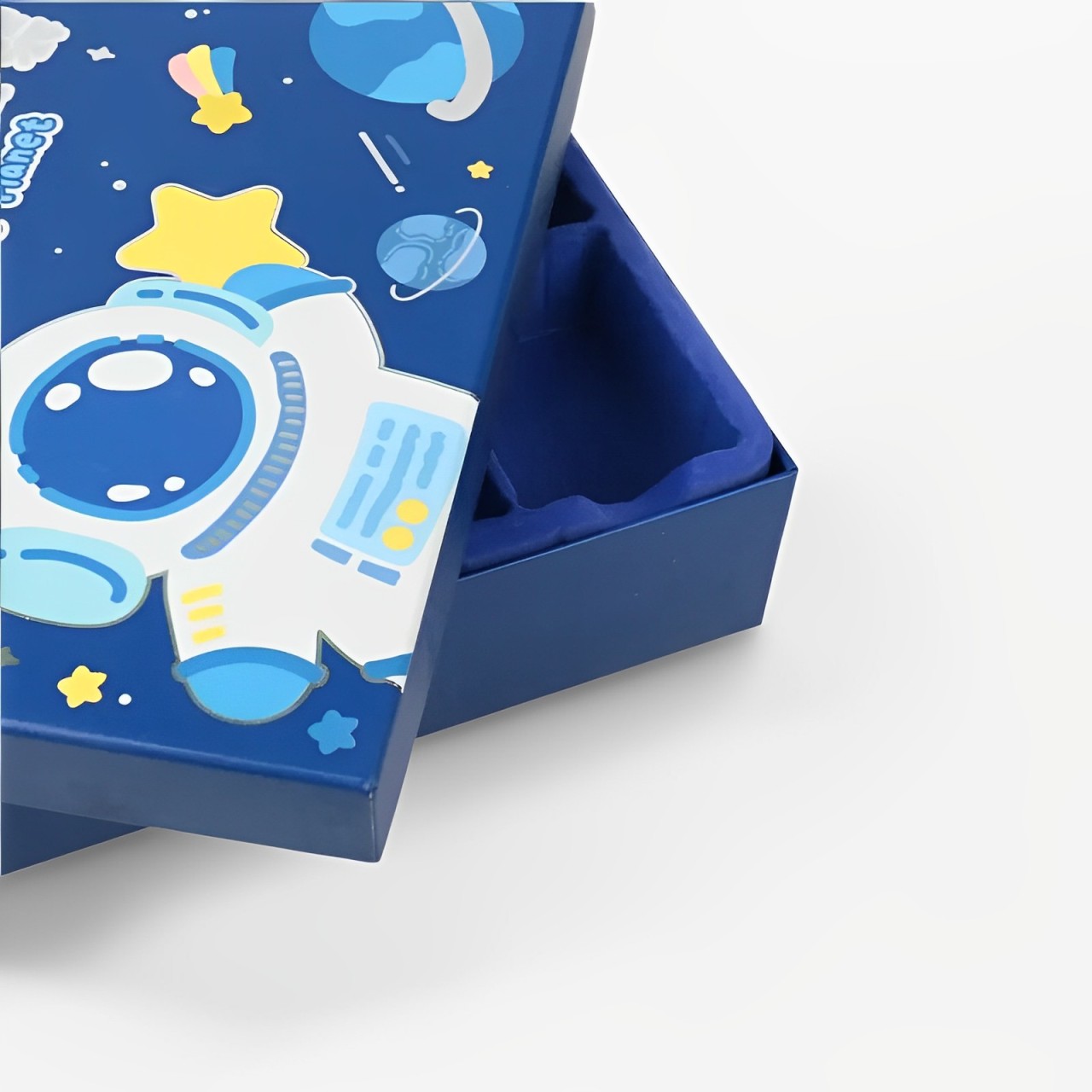 What are the upcoming trends in perfume packaging design for the year 2024? 