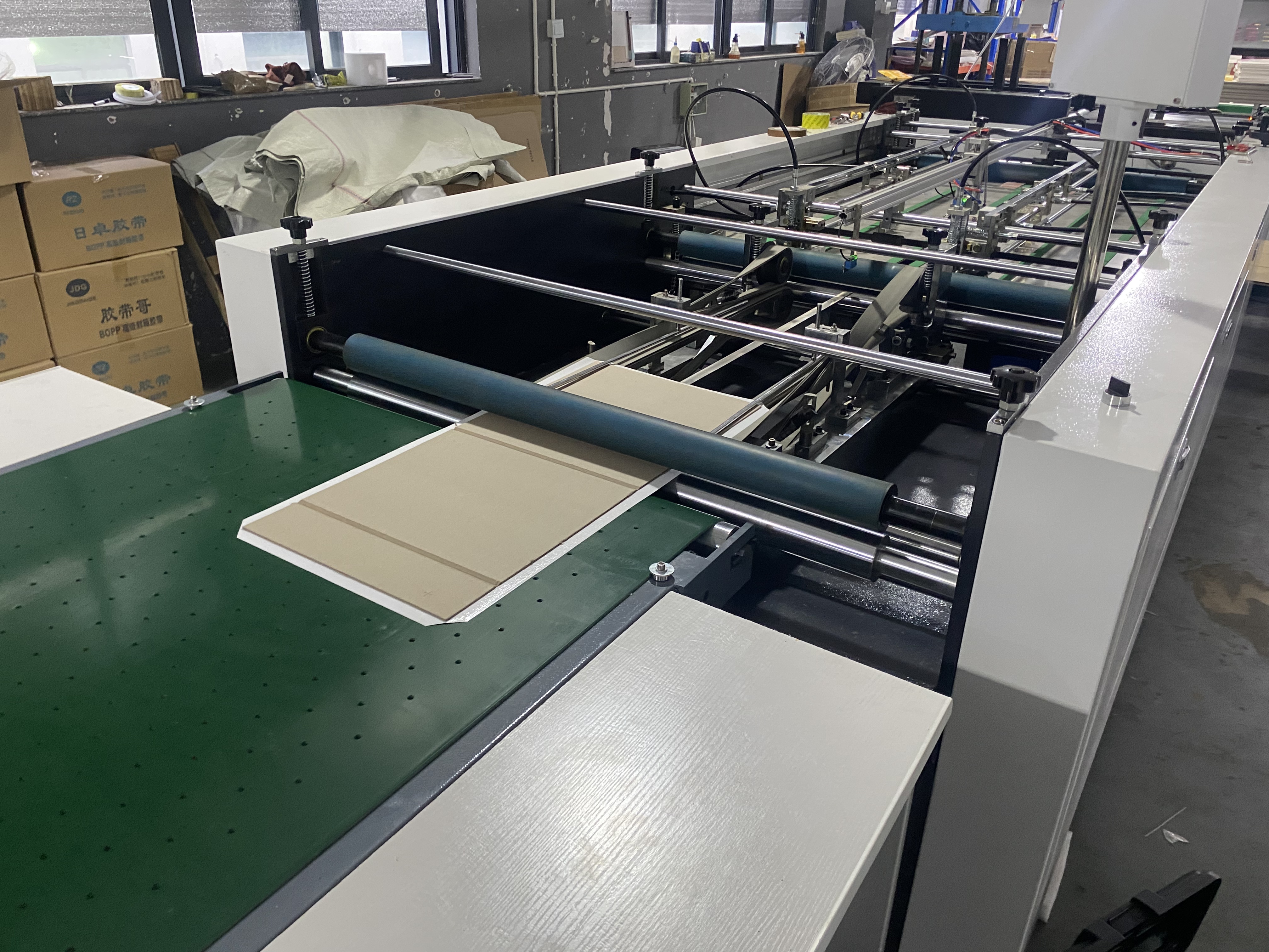 Jinayon Introduces Fully Automatic Box-Gluing Machine, Intelligent Upgrade Empowers New Era of Packaging Production
