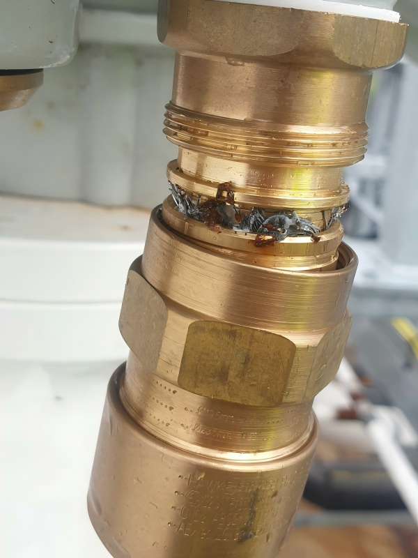 which industrial scenarios are most prone to metal cable gland damage and failure-1