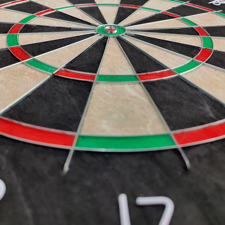 Cara Memasang Papan Dart dengan Benar: Ketinggian, Jarak & Perlindungan Dinding