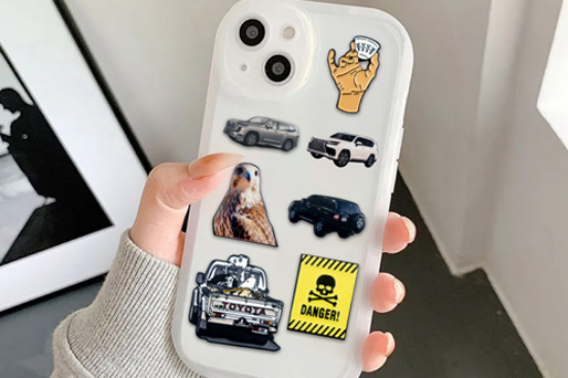 Sự Trỗi Dậy Của Ghim Sticker Kim Loại: Sự Kết Hợp Giữa Nghệ Thuật, Danh Tính Và Biểu Đạt