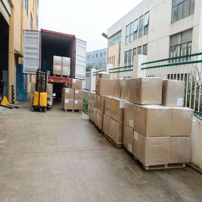 Spedizione importante di vassoi ESD e sedie ESD consegnata con successo in Vietnam