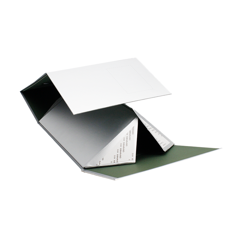 Sophisticated Packaging Solutions for Luxury Apparel