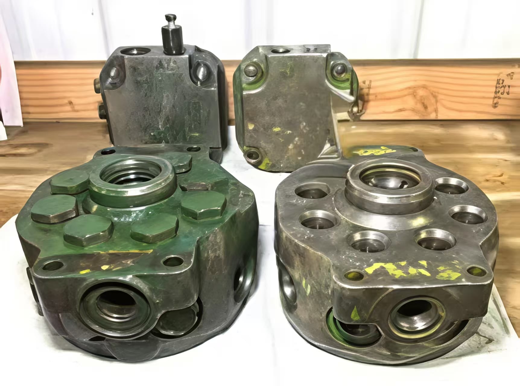 ဒိန်မတ်ကုမ္ပဏီ Danfoss မှ ထုတ်လုပ်သည့် ဟိုက်ဒရောလစ် ပန်ပ်များနှင့် အခြားထုတ်လုပ်မှုများကြား ကွဲပြားမှုများမှာ အဘယ်နည်း။