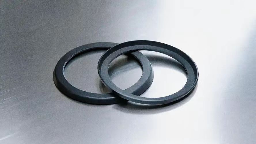 Wie wird der Stickstoffdruck hydraulischer Brecher korrekt eingestellt?