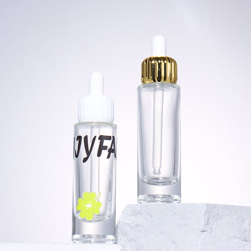 This 30ml essence bottle adopts a dropper design.