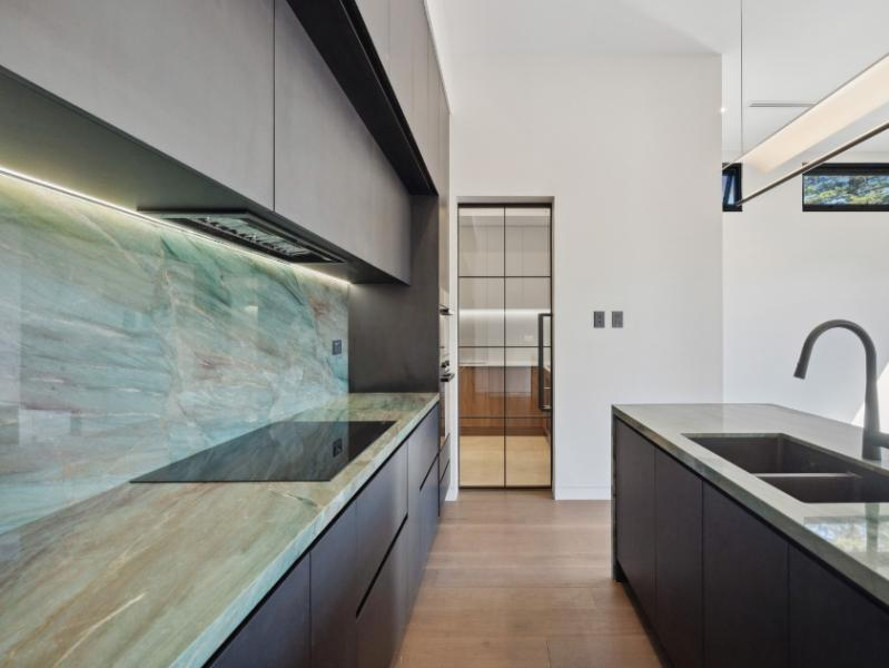 Emerald Green Marble Countertops supplier