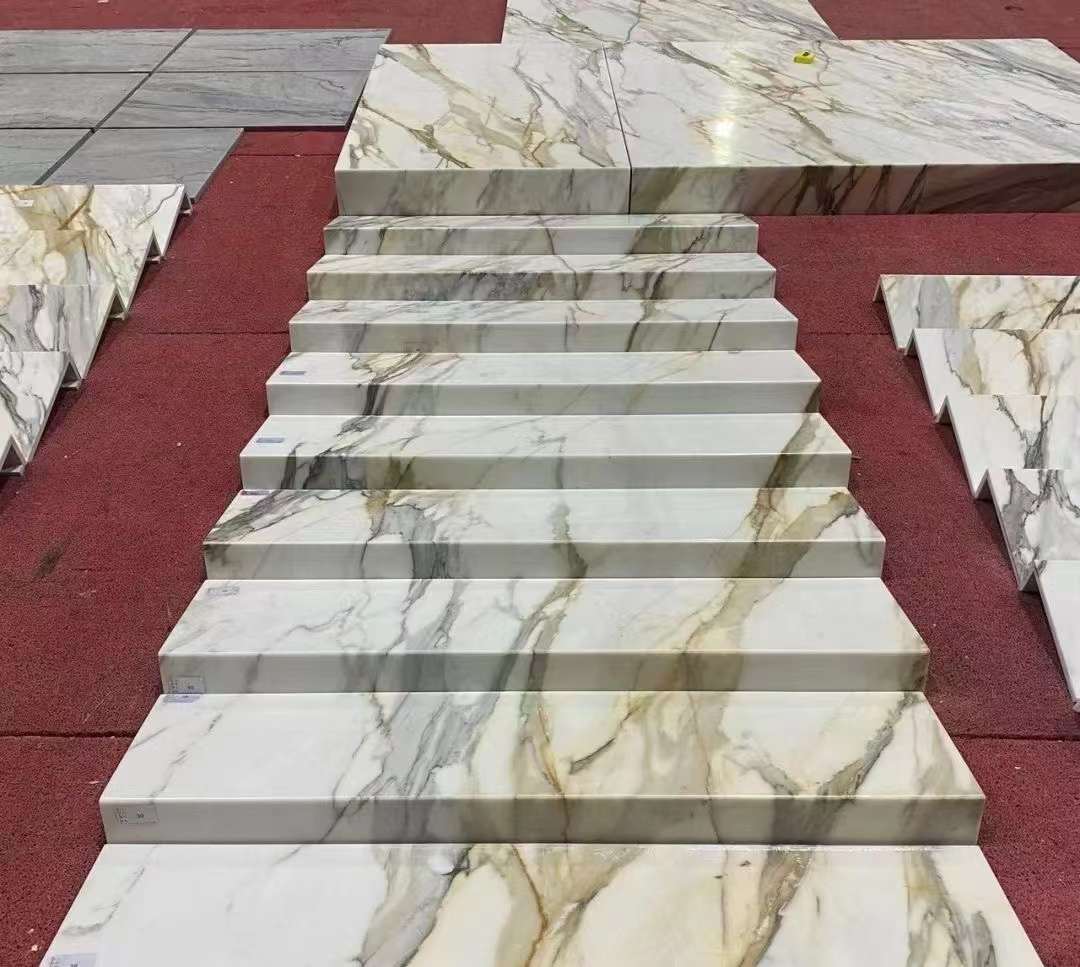 Calacatta borghini gold white marble slab (5).jpg