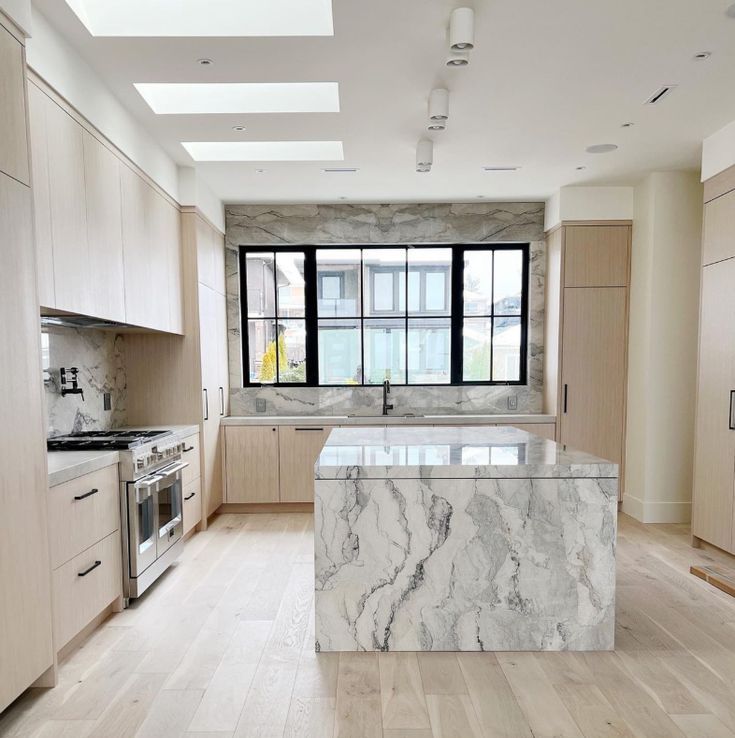 Natural Camouflage White marble wall and floor tiles details