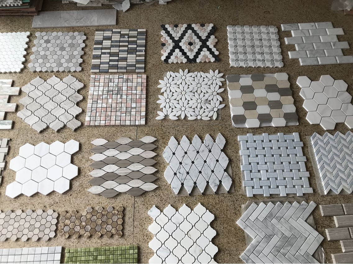 Versatilitatea plăcilor mozaic din piatră în designul interior și exterior