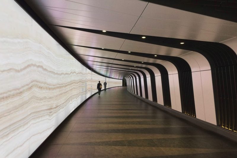 River White Onyx Straight Vein Composite Tiles
