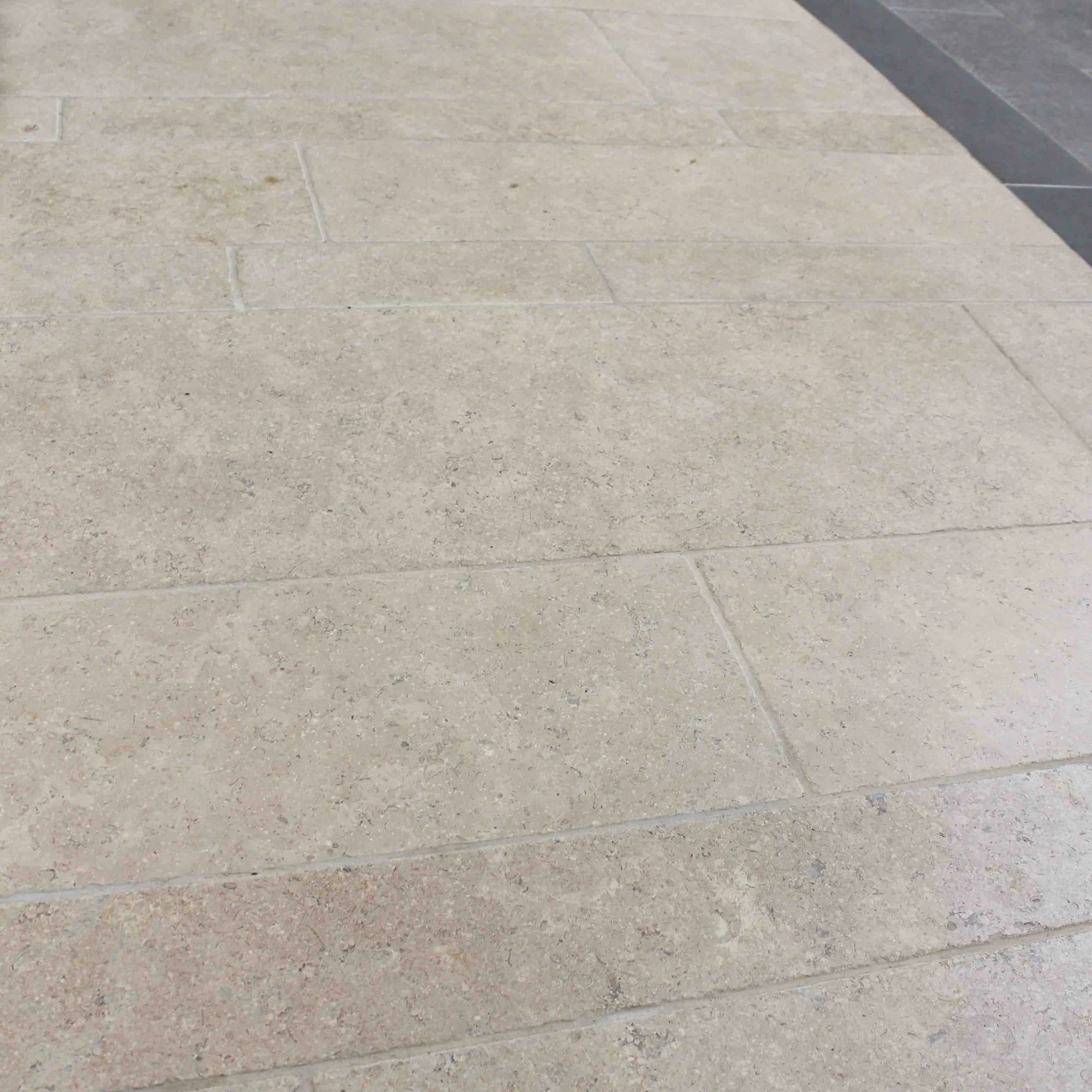 Acid-wash Finish Sinal Pearl Limestone Marble Pool Coping Stone Outdoor Paver Tile supplier